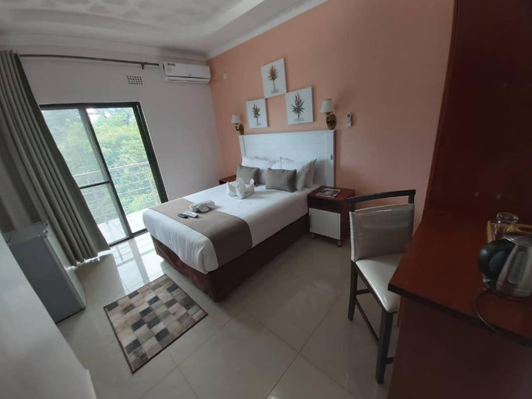 Top Stay Inn Kasane Exterior photo