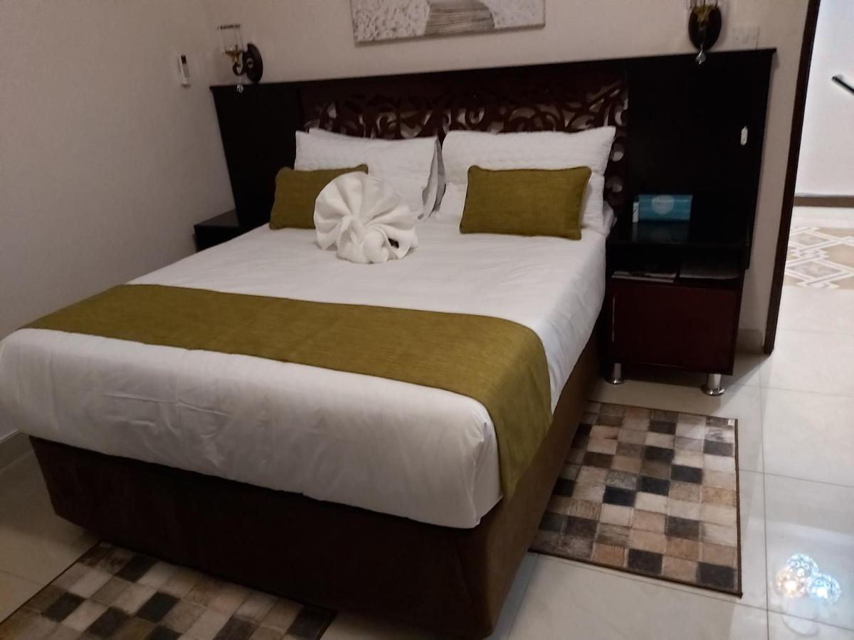 Top Stay Inn Kasane Exterior photo